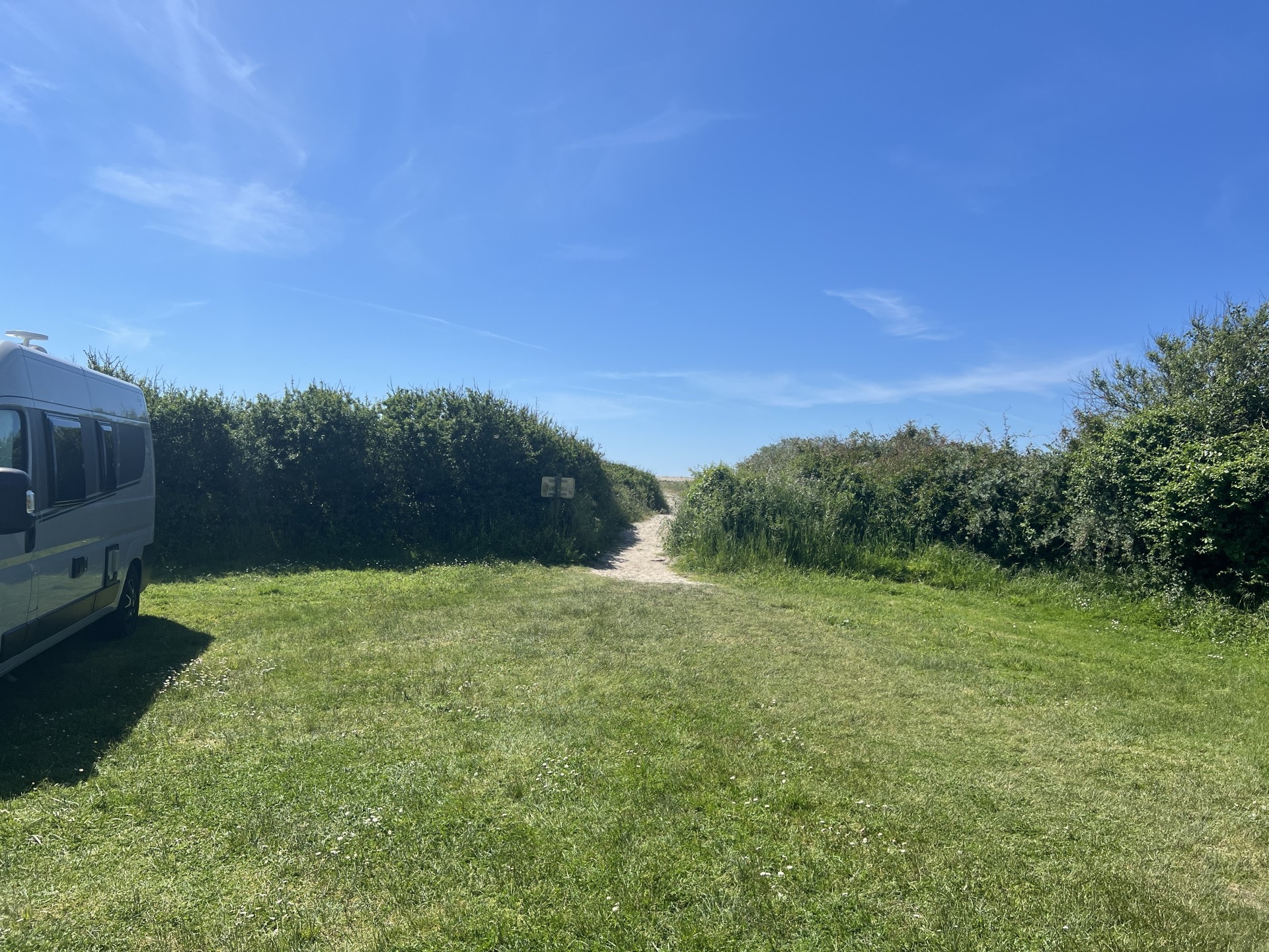 Entrée de la plage